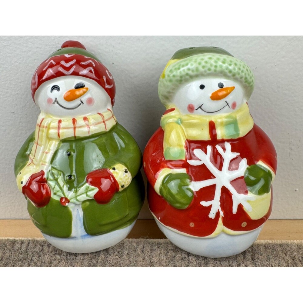 Set Of 2 Snowman & Snowwoman Salt and Pepper Shakers 4 Inch